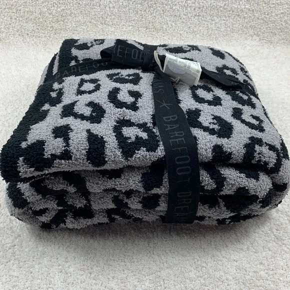 BAREFOOT DREAMS In the Wild Throw Blanket - Picture 5 of 5